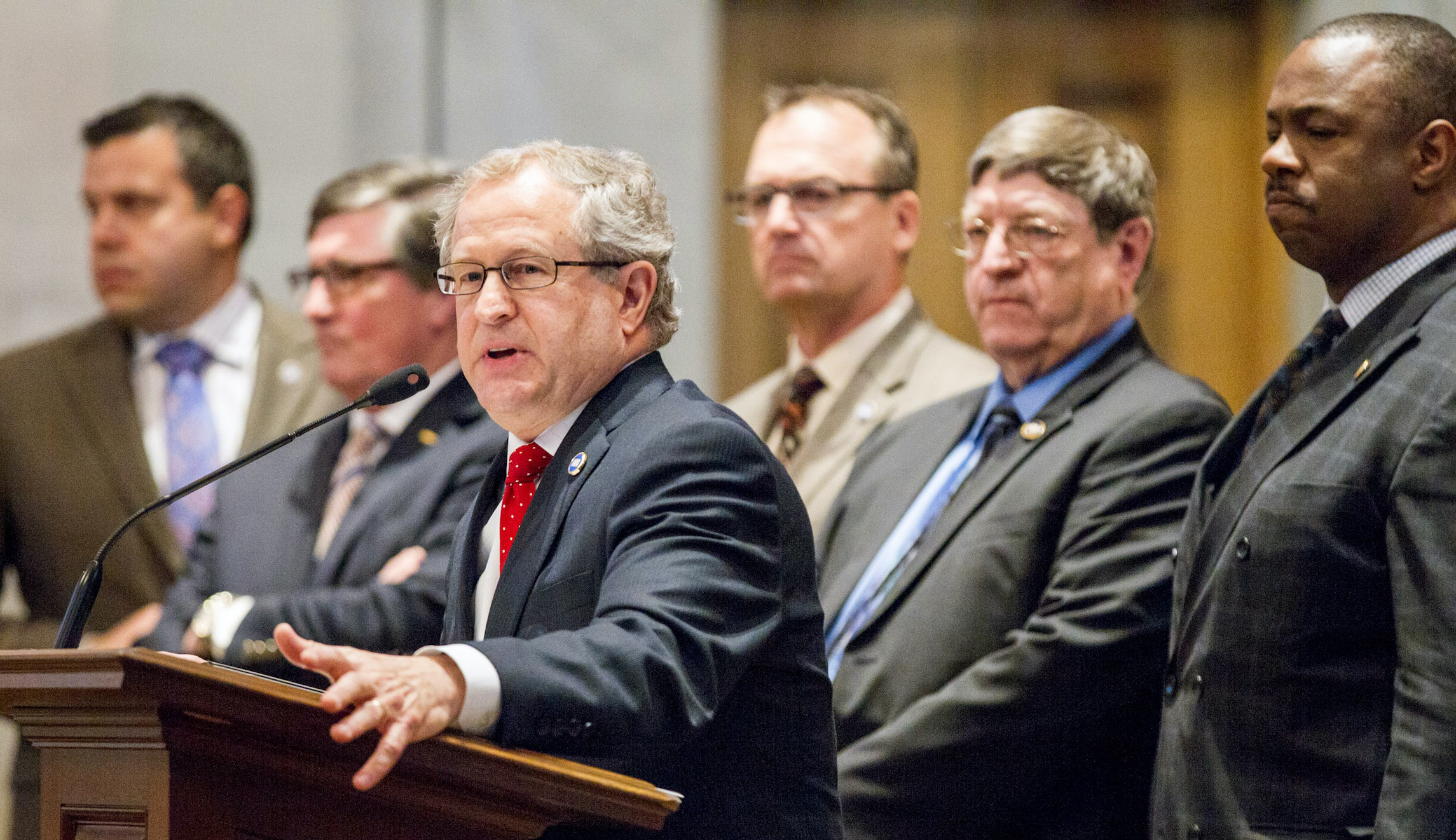 House sends bill to allow surveillance cameras on Tennessee highways back to committee