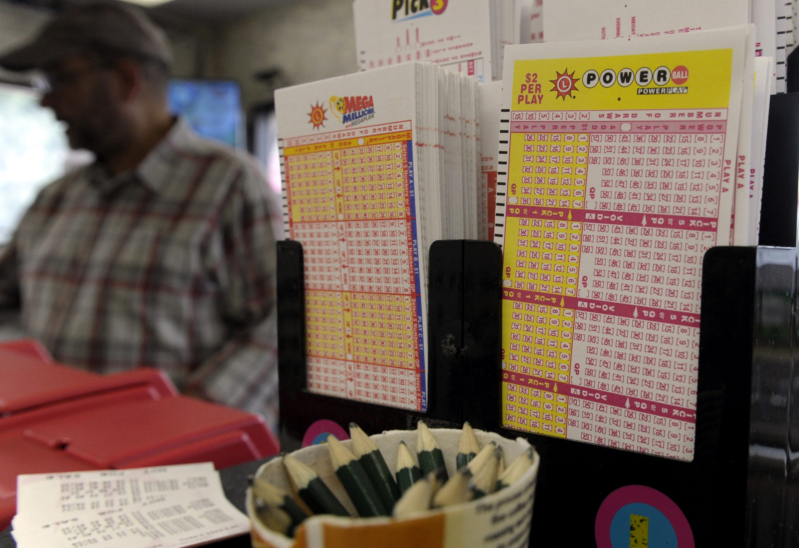 Record $1.9 billion Powerball jackpot drawing delayed