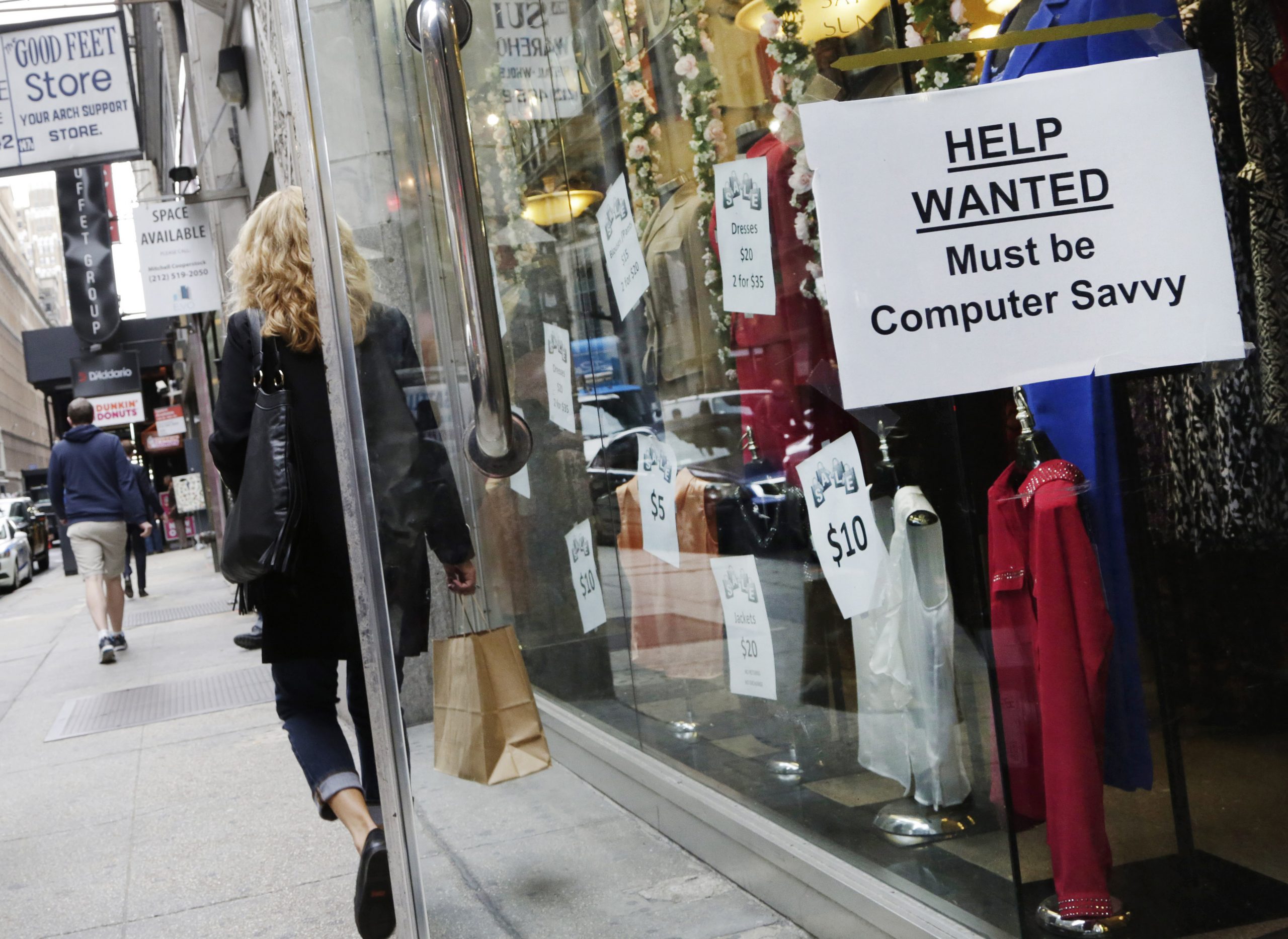 Trump mulls changing official unemployment rate