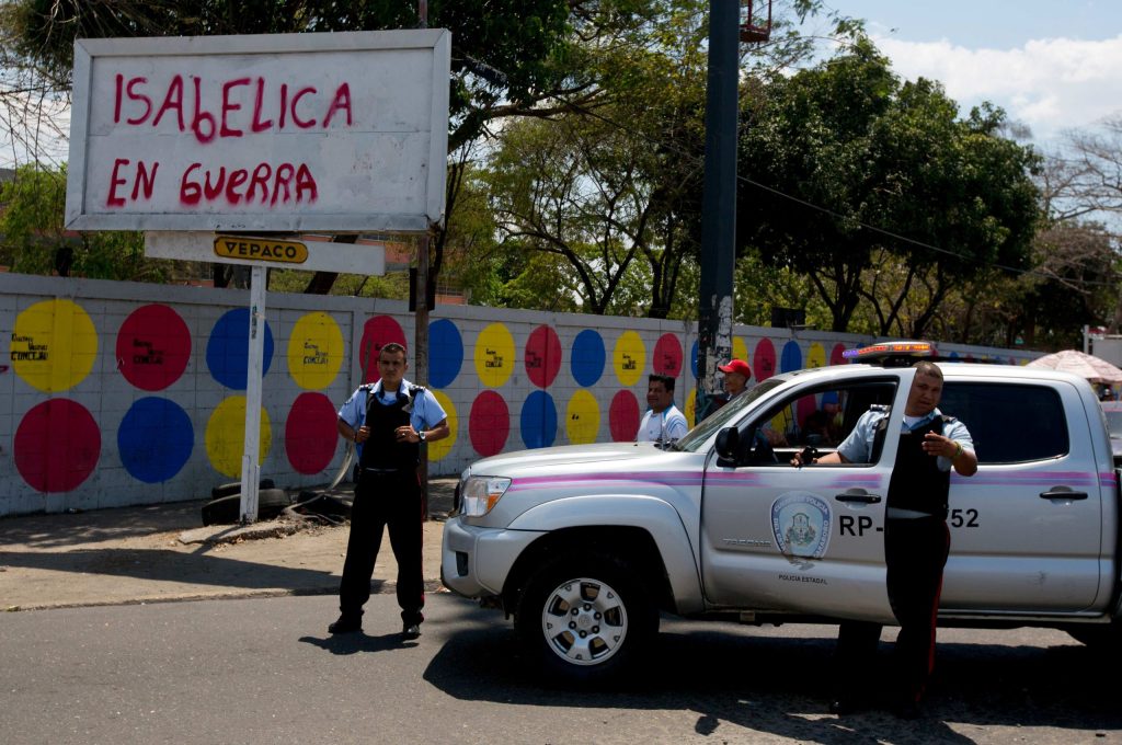 Armed pro-govt militias roil Venezuela protests