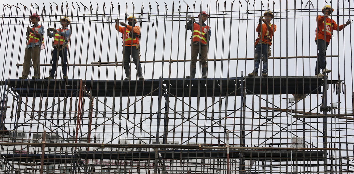 Business, labor leaders puzzle over Trump contracting remark