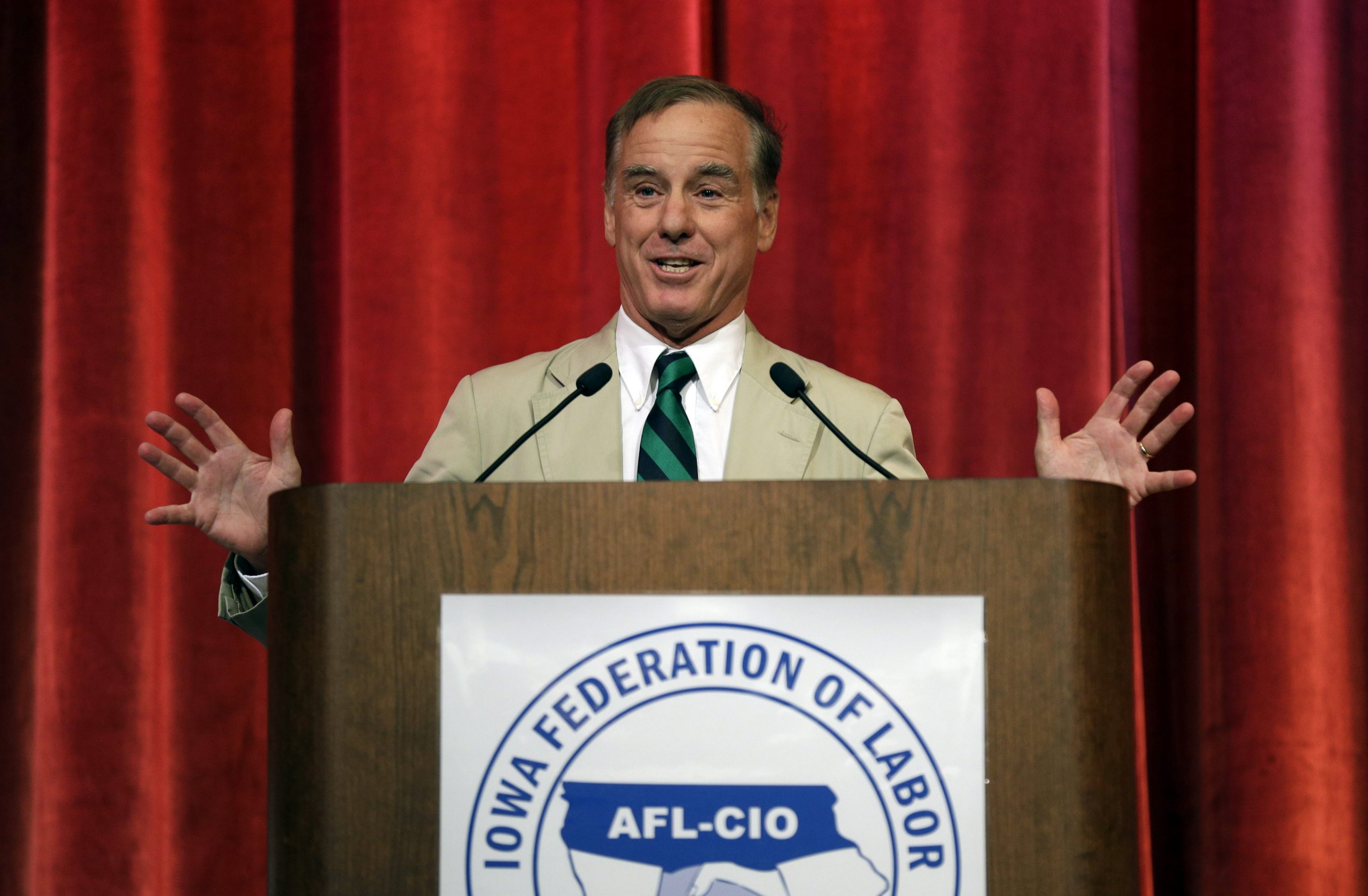 Howard Dean endorses Clinton over Sanders