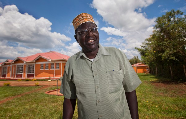 Trump invites Obama’s half-brother to debate