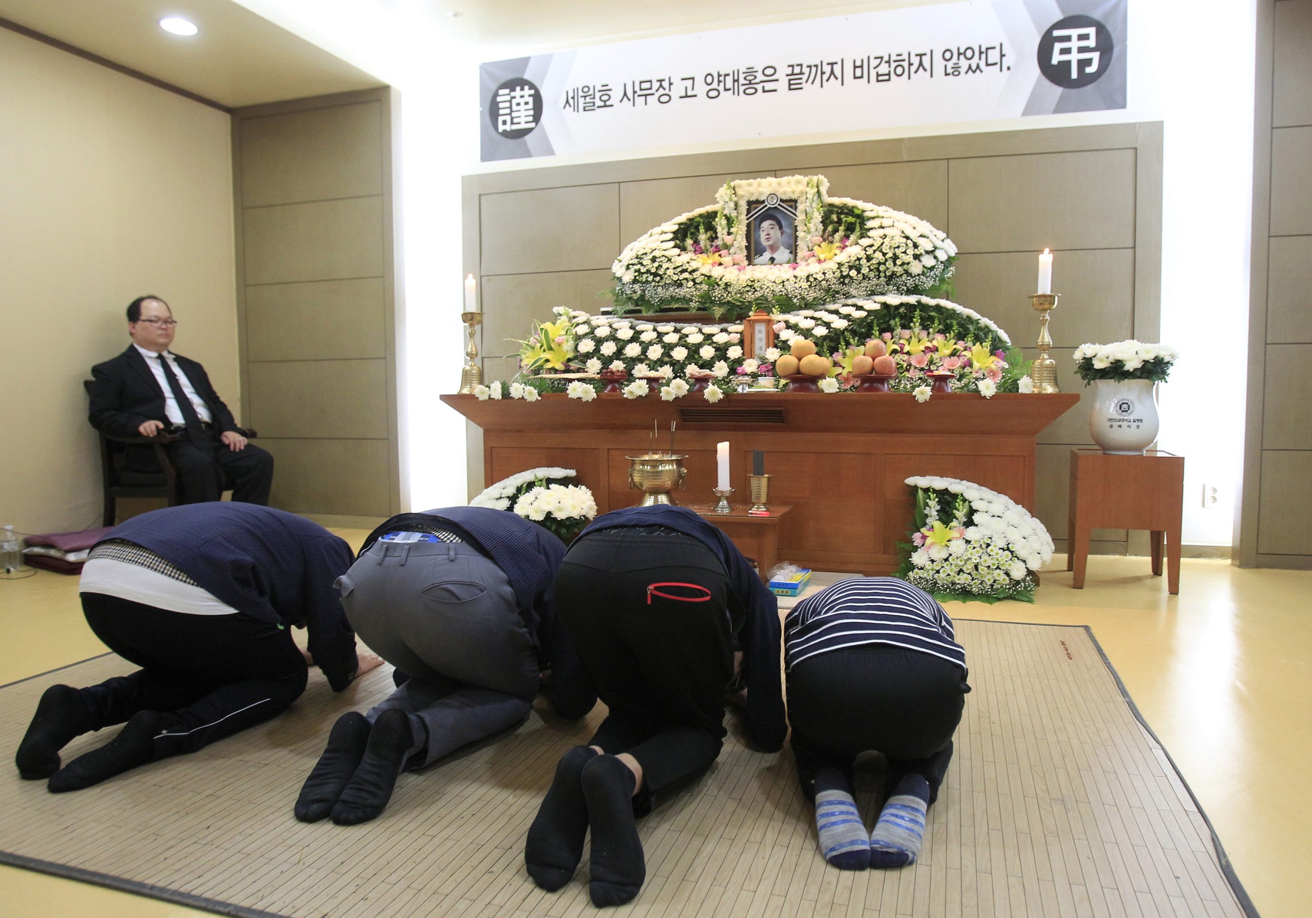Can South Korea conduct fair trial of ferry crew?