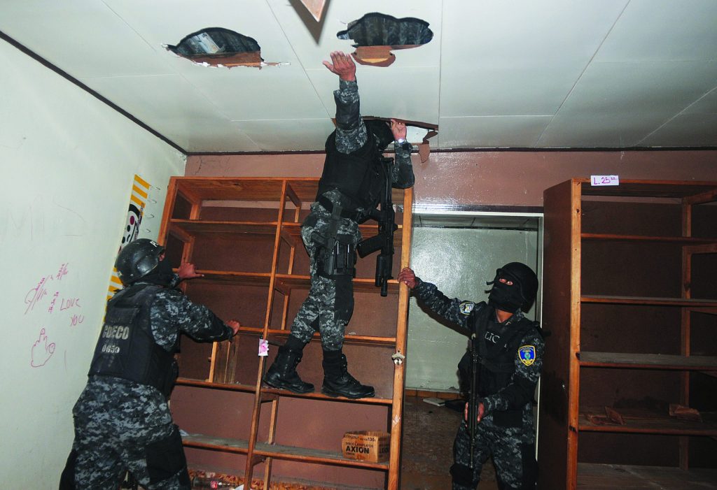 Gangs extort cash from Honduran homeowners