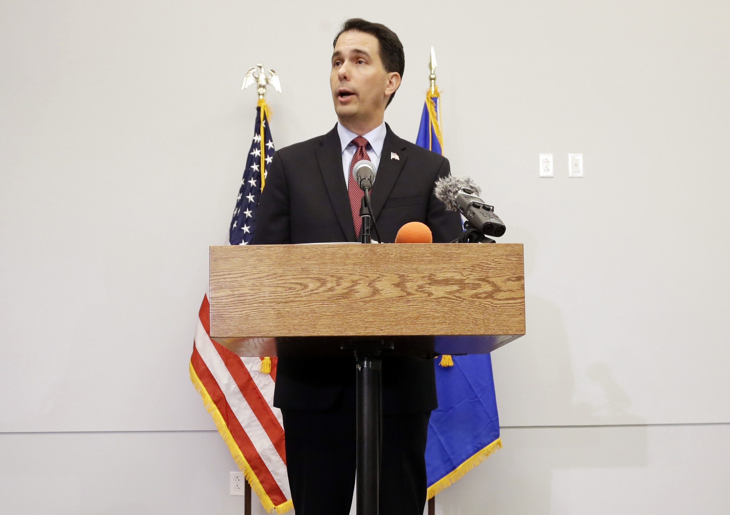 Against the business lobby, Scott Walker didn’t fight, didn’t win
