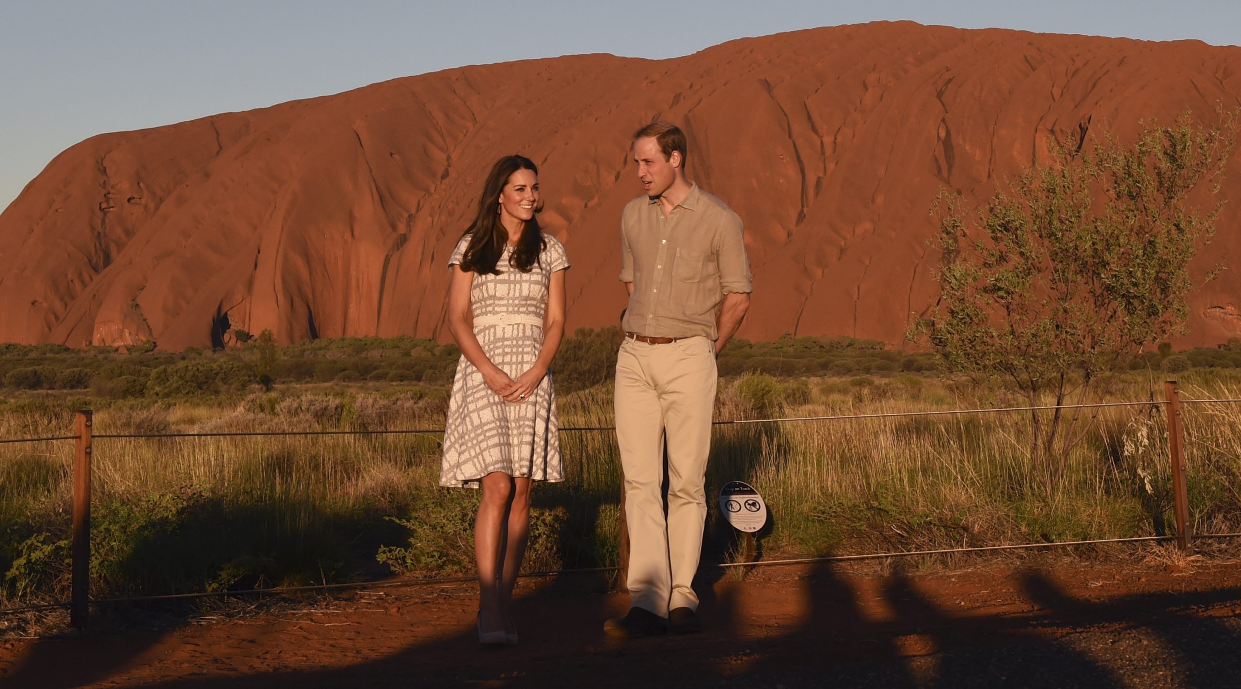 Royals get Aboriginal gifts in Australian Outback