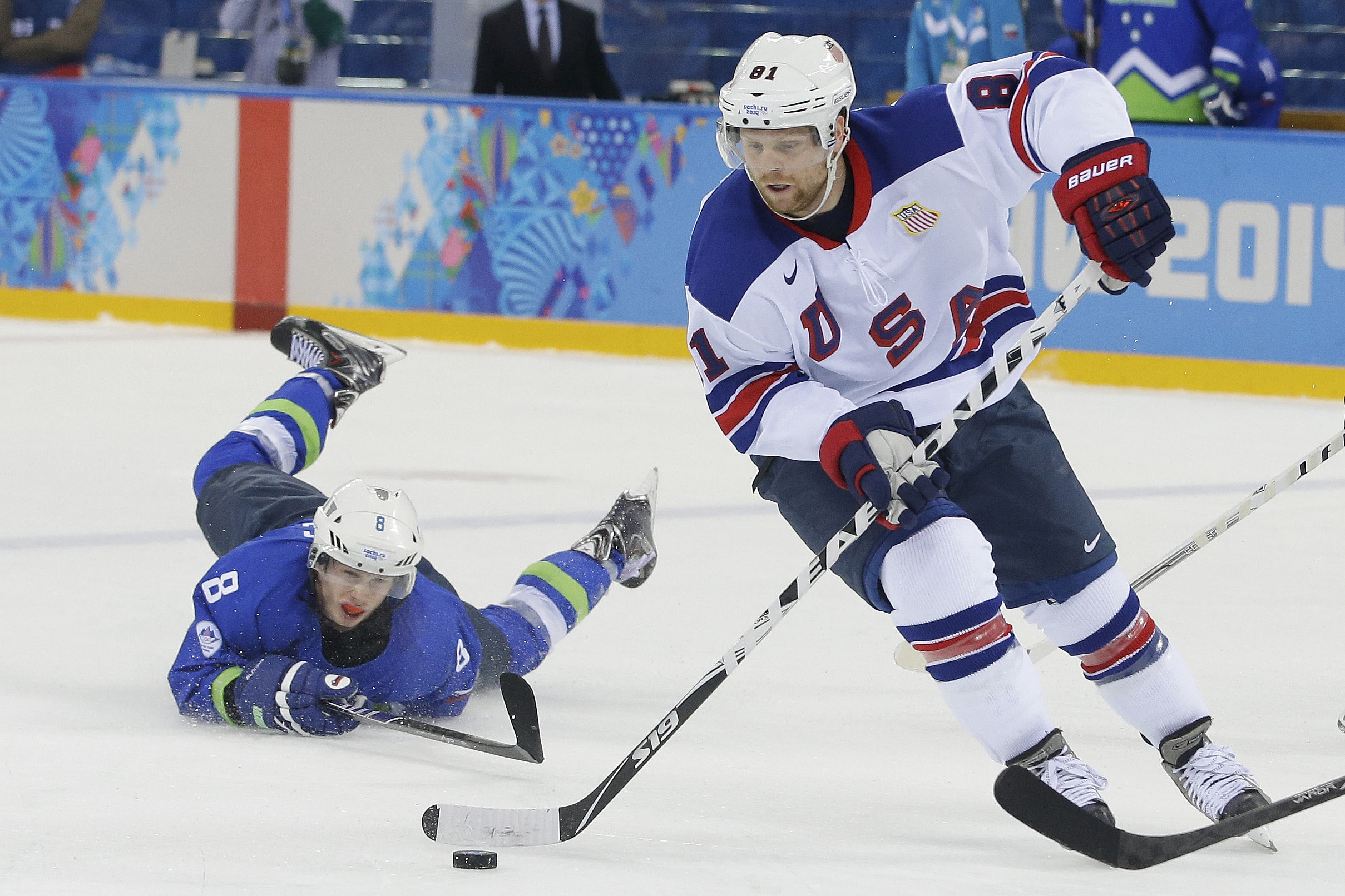 Phil Kessel scores 3 to help US rout Slovenia 5-1