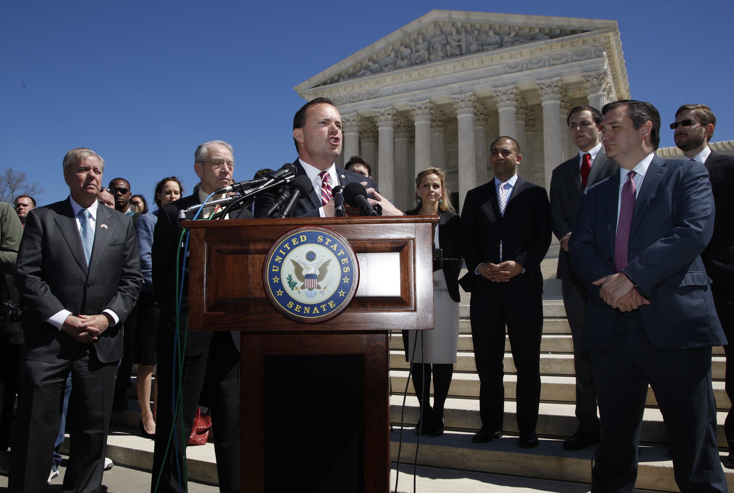 Republican support for ‘nuclear option’ for Gorsuch builds in Senate