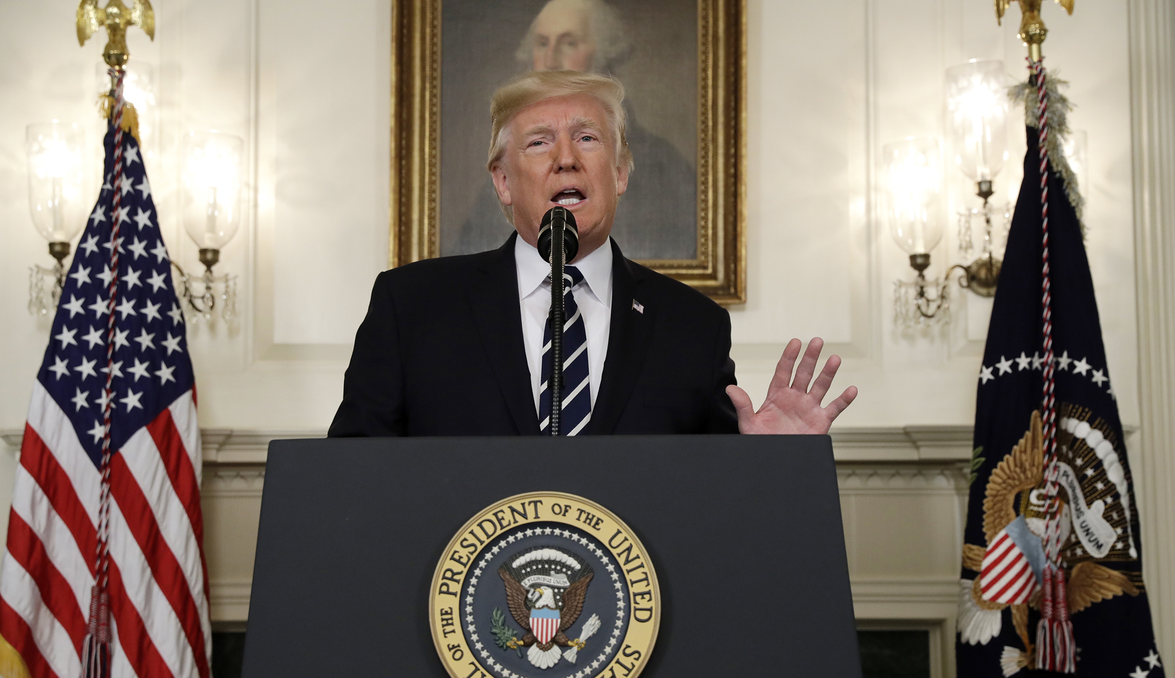 Trump sends ‘high-powered team’ to lobby Congress on surveillance program