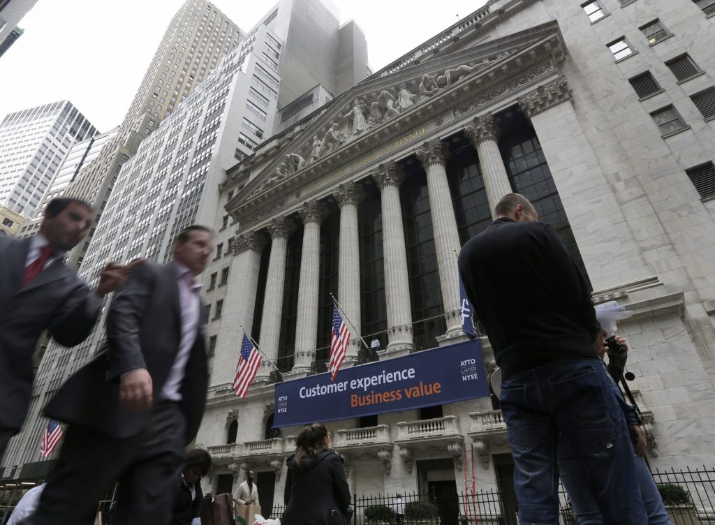 Asian stocks meander after China growth slows