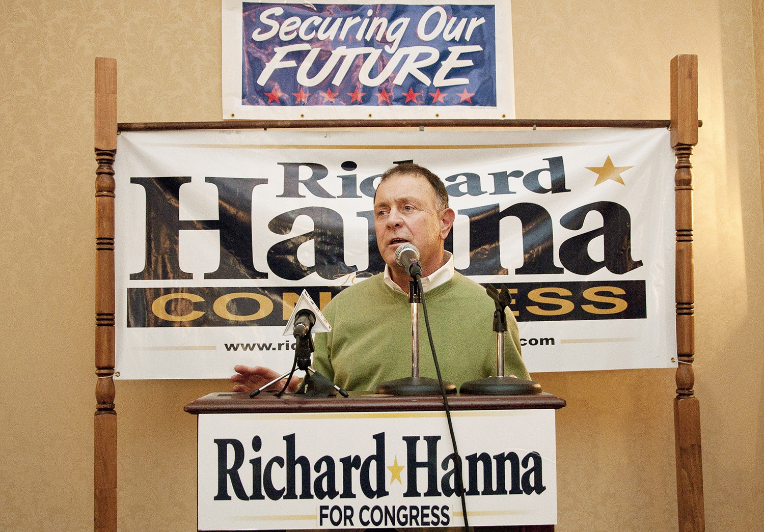 GOP Rep. Richard Hanna to vote for Clinton