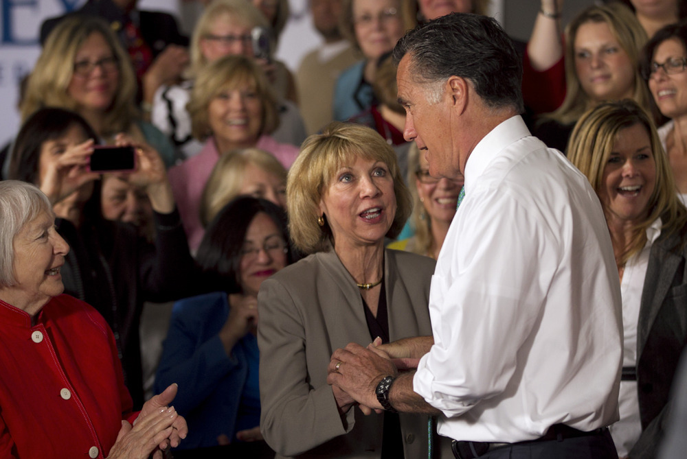 Romney focuses on jobs to win over women