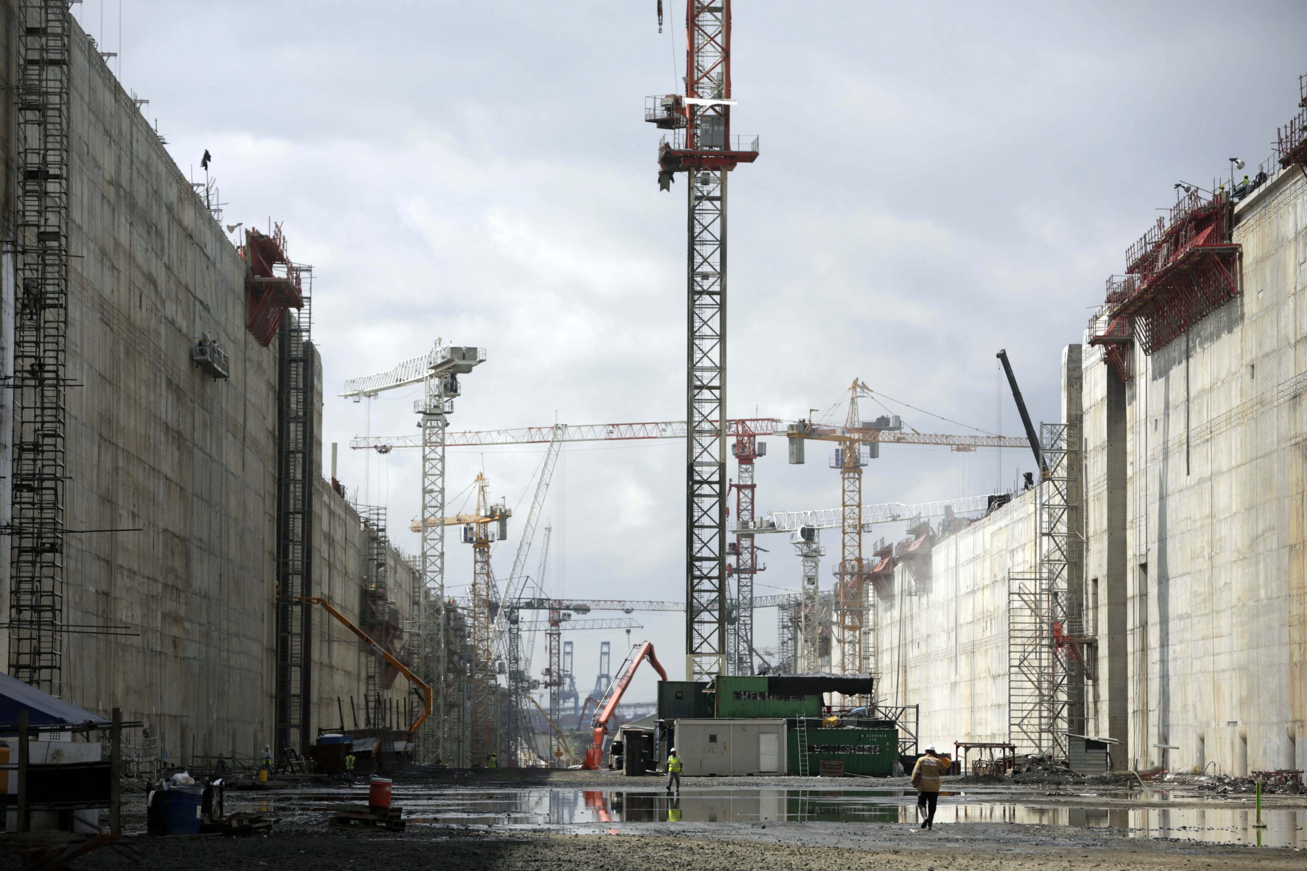 Expansion of Panama Canal expected to open in 2016