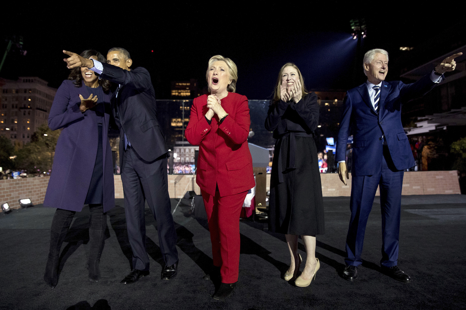 Clinton leaves a message for secret Facebook group ‘Pantsuit Nation’