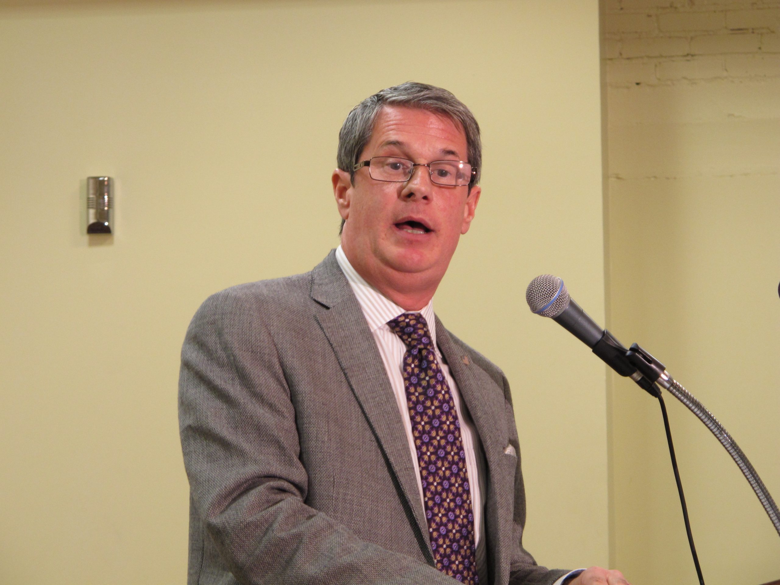 Town hall anger fuels GOP bid to defund Planned Parenthood