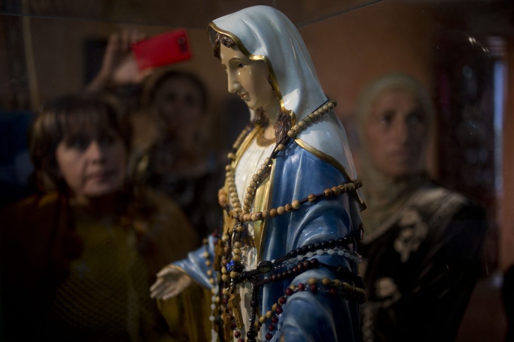 Hundreds flock to ‘weeping’ Mary statue in Israel