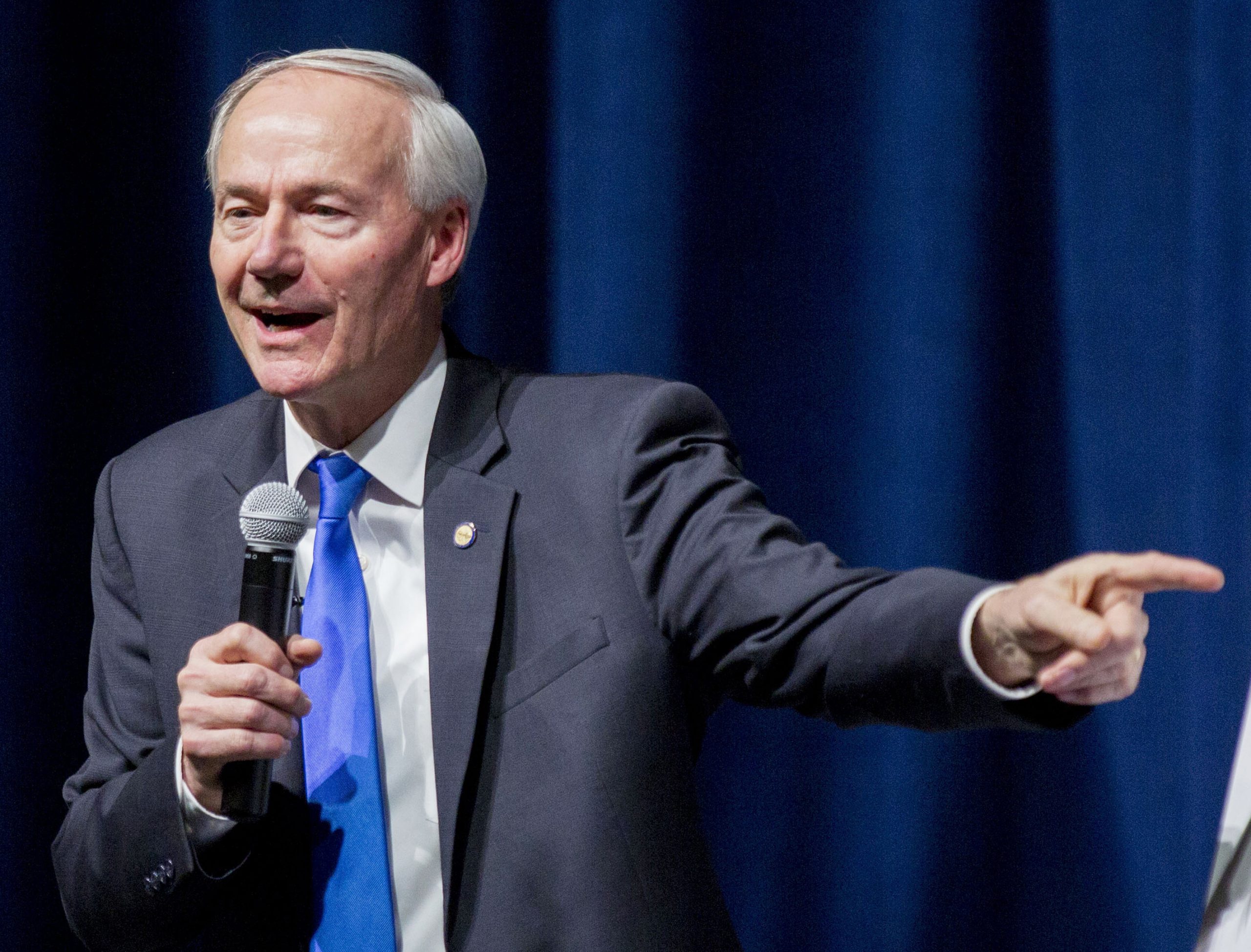Arkansas governor advises schools to ignore Obama’s transgender bathroom decree