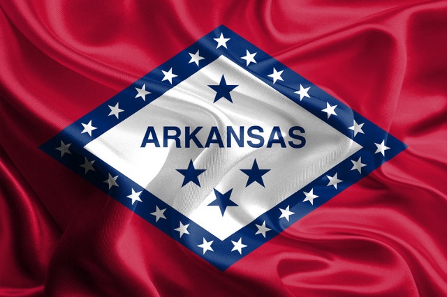 Hillary cheers Confederate flag removal, doesn’t apologize for using it