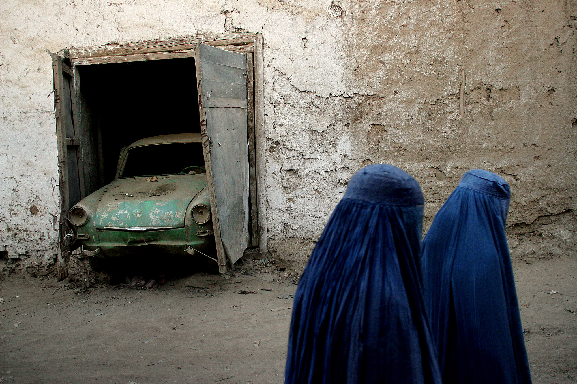 Islamic State bans burkas in Mosul