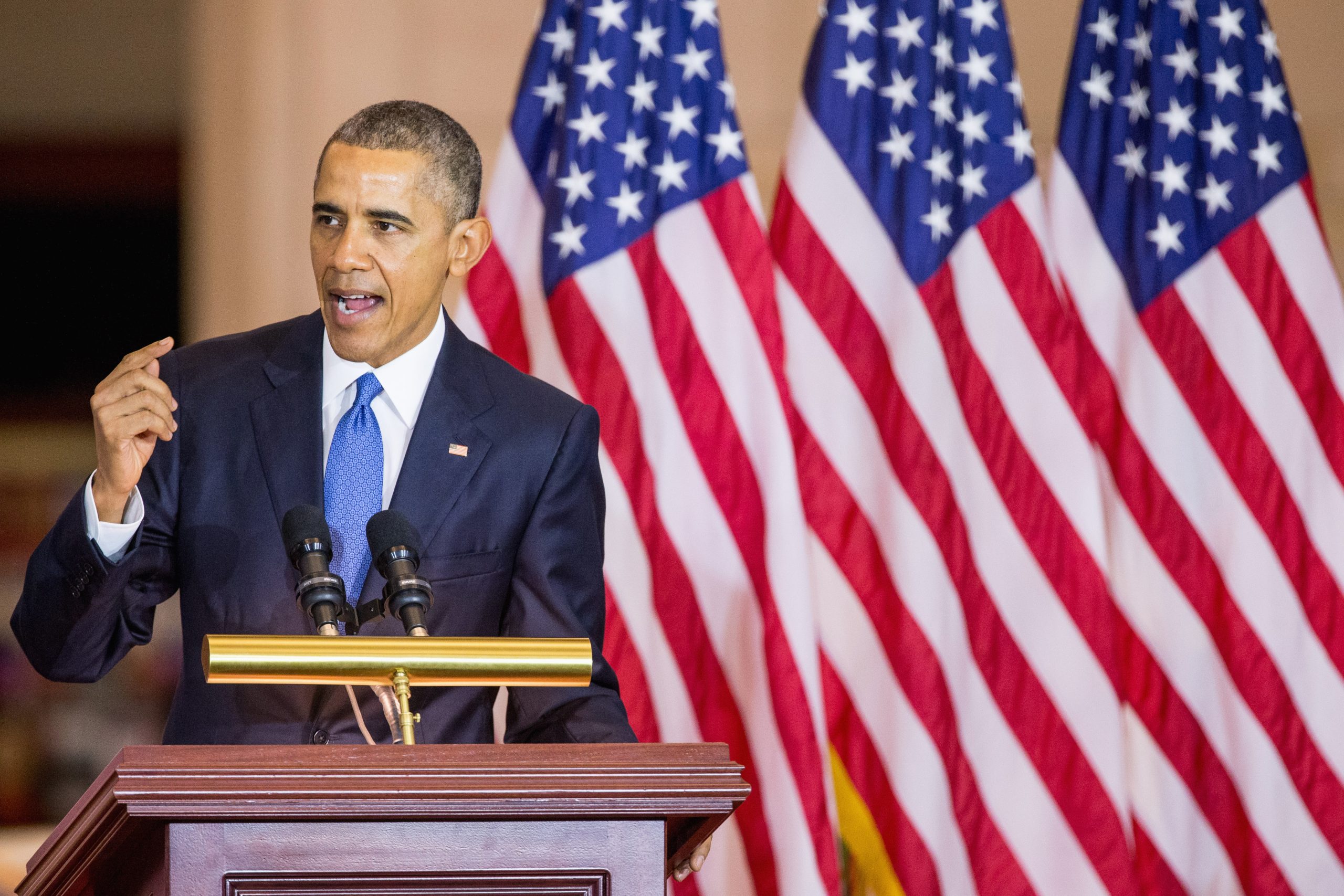 Senate Democrats compete with GOP to get tough on Islamic State