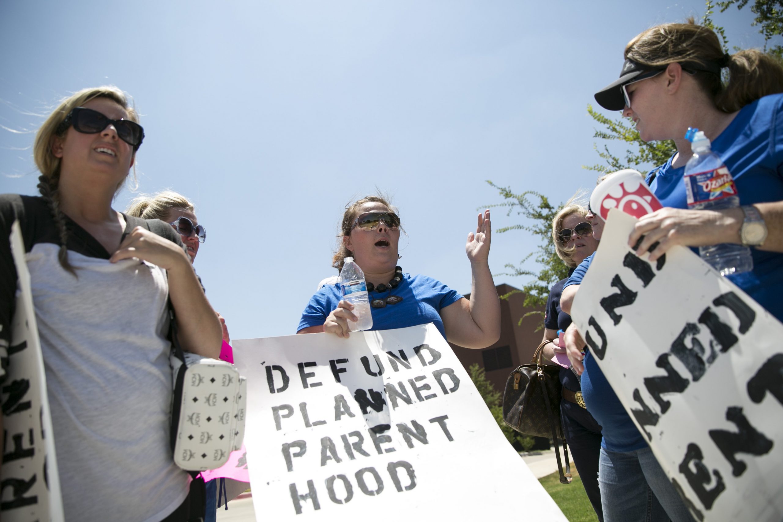 White House continues to defend Planned Parenthood