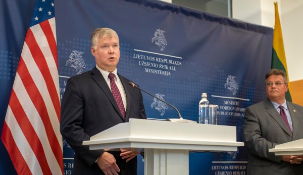 Pompeo aide warns Putin of ‘substantial consequences’ if Russian forces enter Belarus