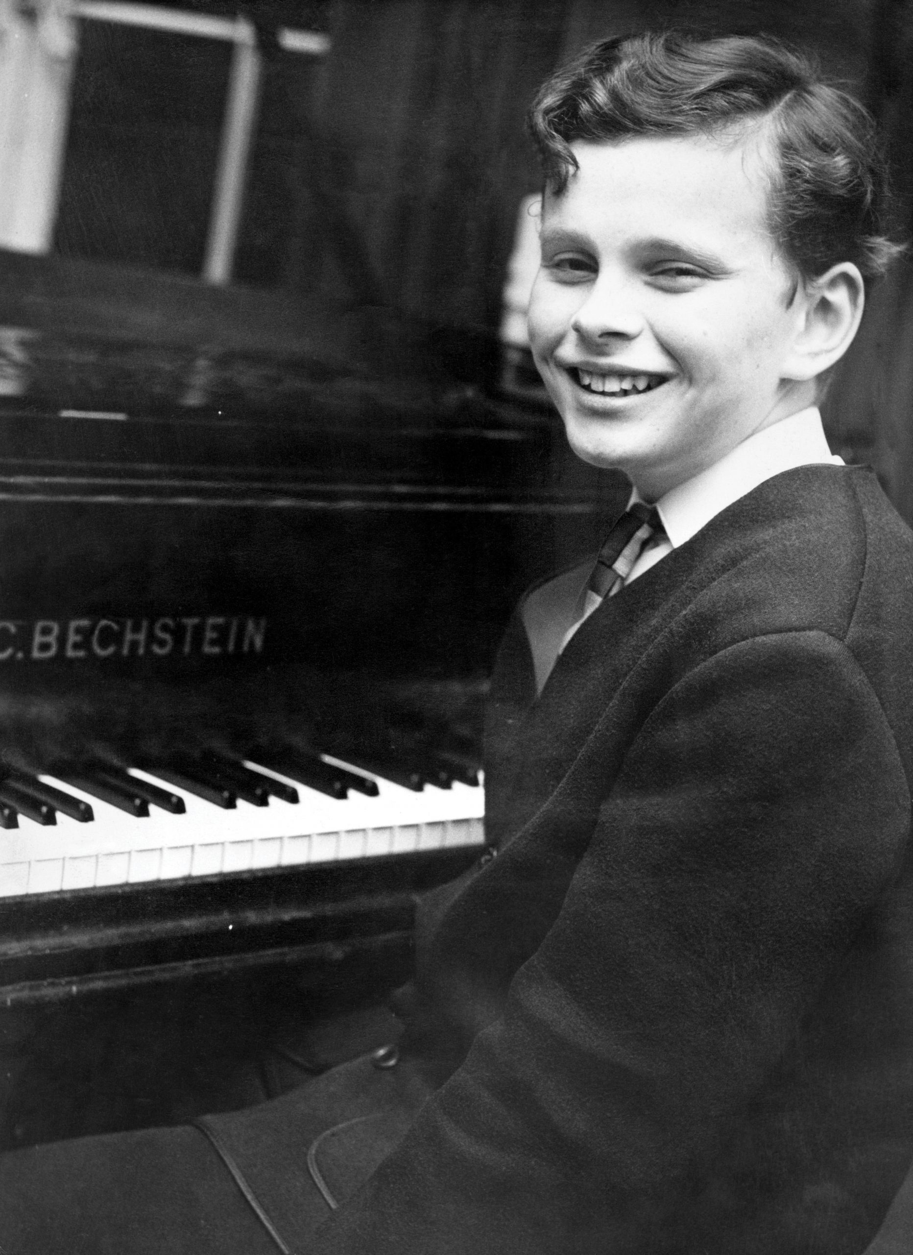Simon Rattle, age 12, at the keyboard