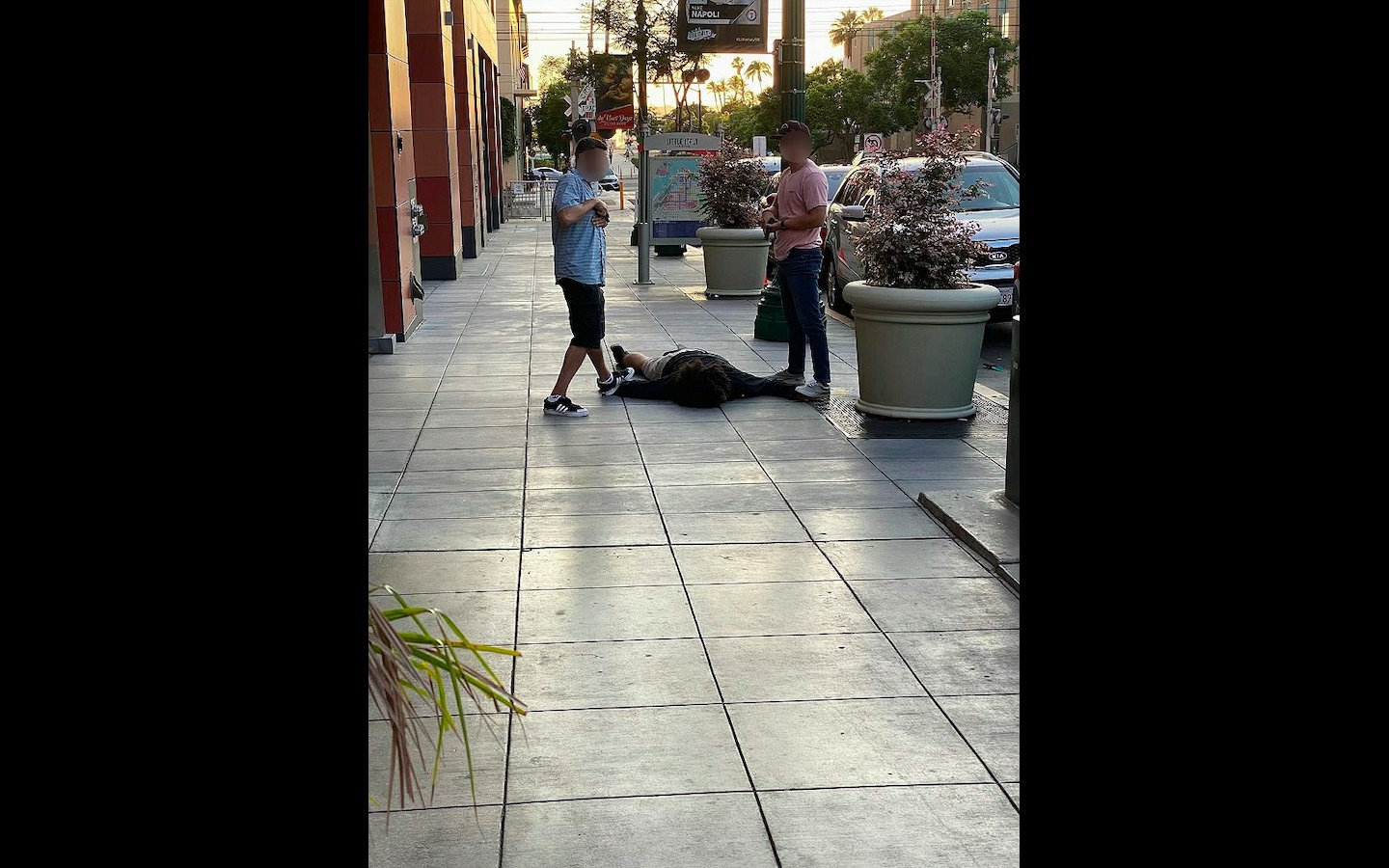 Off-duty Border Patrol agent thwarts knife-wielding man