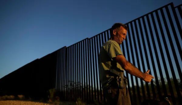 Trump administration greenlights $324M border wall in Arizona