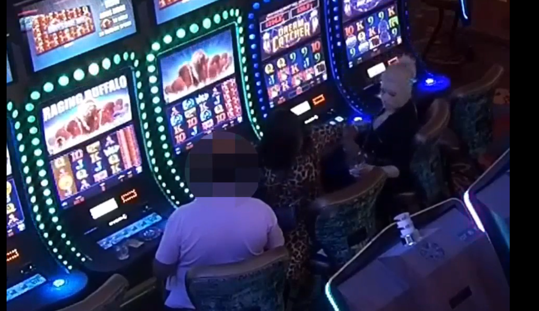 VIDEO: 2 women accused of robbing tourist after drugging him at casino and taking him back to hotel