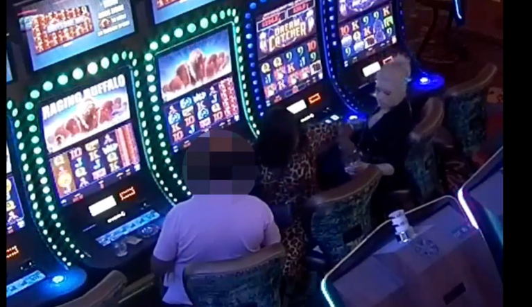 VIDEO: 2 women accused of robbing tourist after drugging him at casino and taking him back to hotel