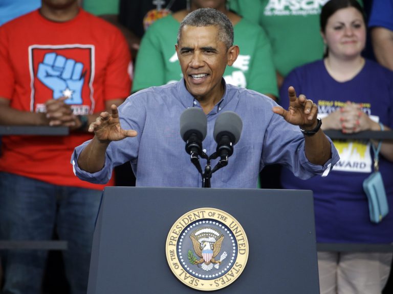 President Obama speaks at Laborfest 2014 at Henry Maier Festival Park Monday, Sept. 1, 2014, in Milwaukee. Obama renewed his call for an increase in the minimum wage.  (AP Photo/Morry Gash)