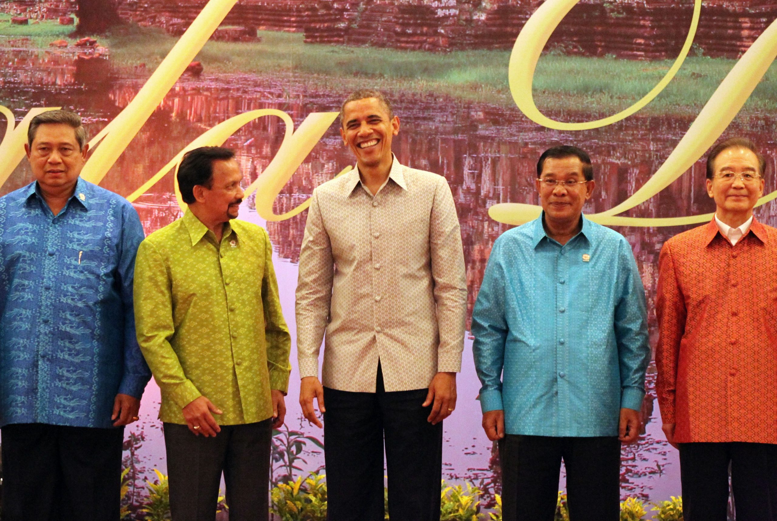 Traveling abroad, President Obama dons a traditional Indonesian Batik shirt