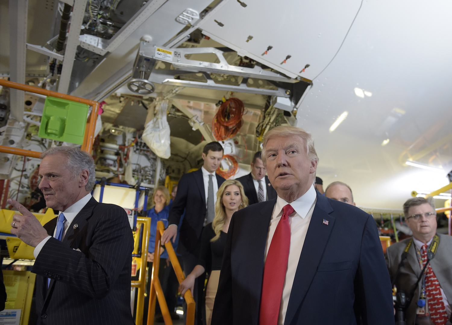 Trump touts jobs at Boeing visit: ‘American industry is roaring back’