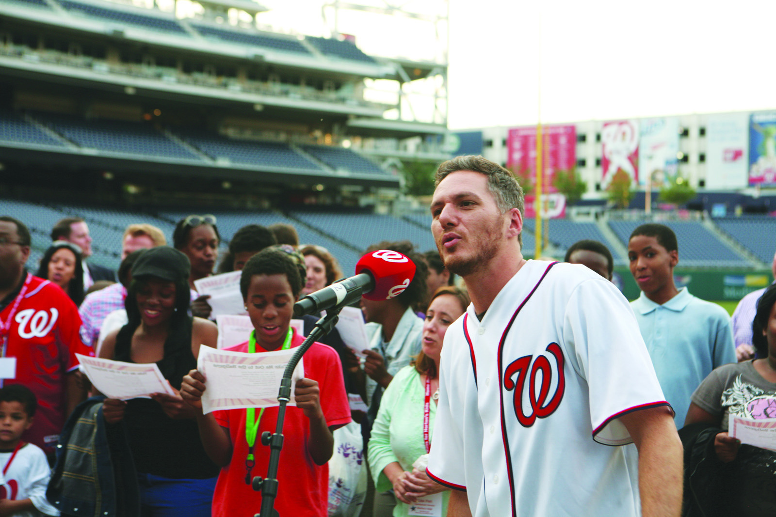 Horton’s Kids brings lawmakers, local celebs to Nationals Park