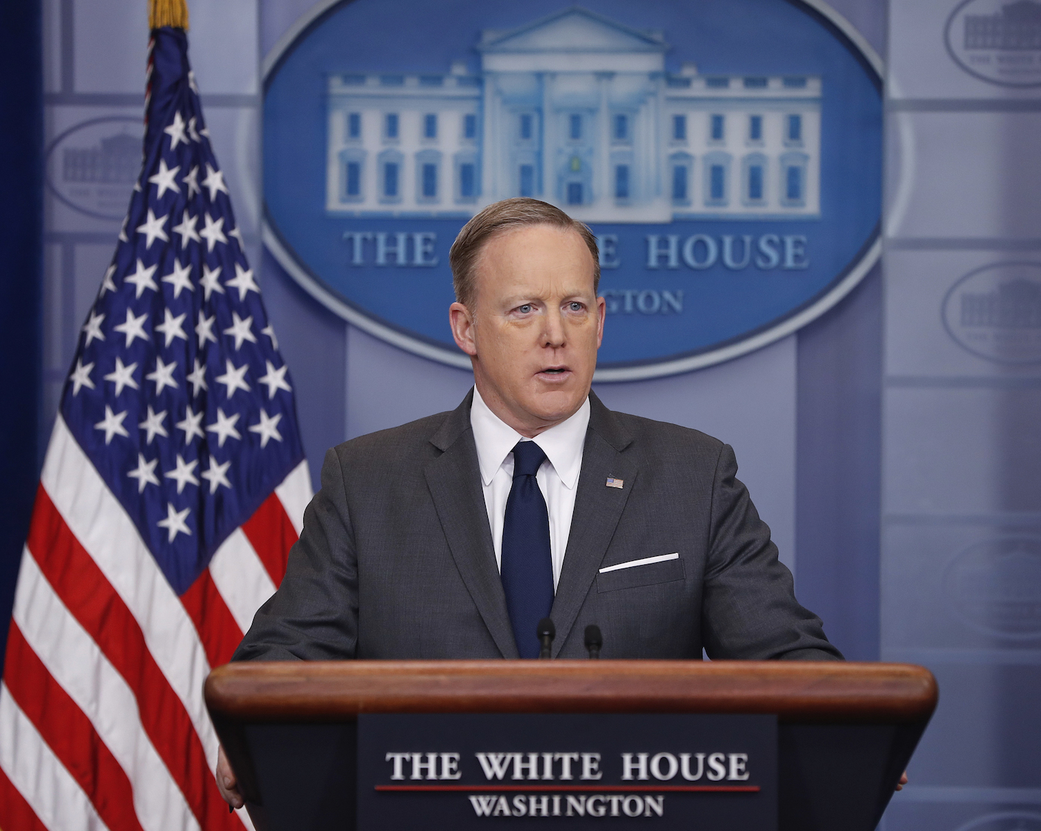 White House strikes new tone on Obamacare repeal effort