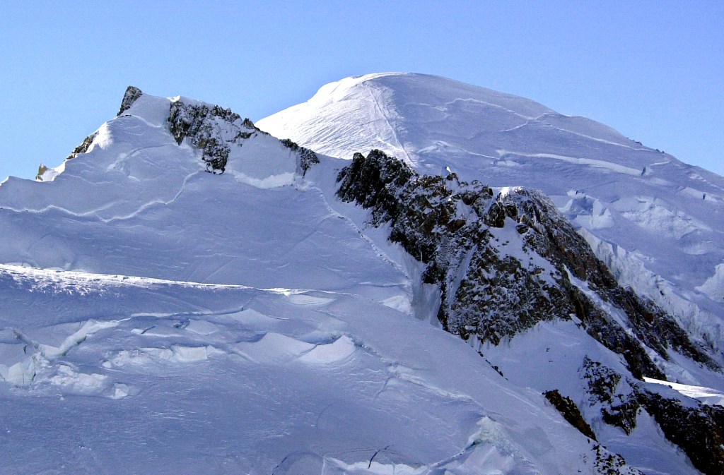 6 climbers killed in fall on Mont Blanc peak