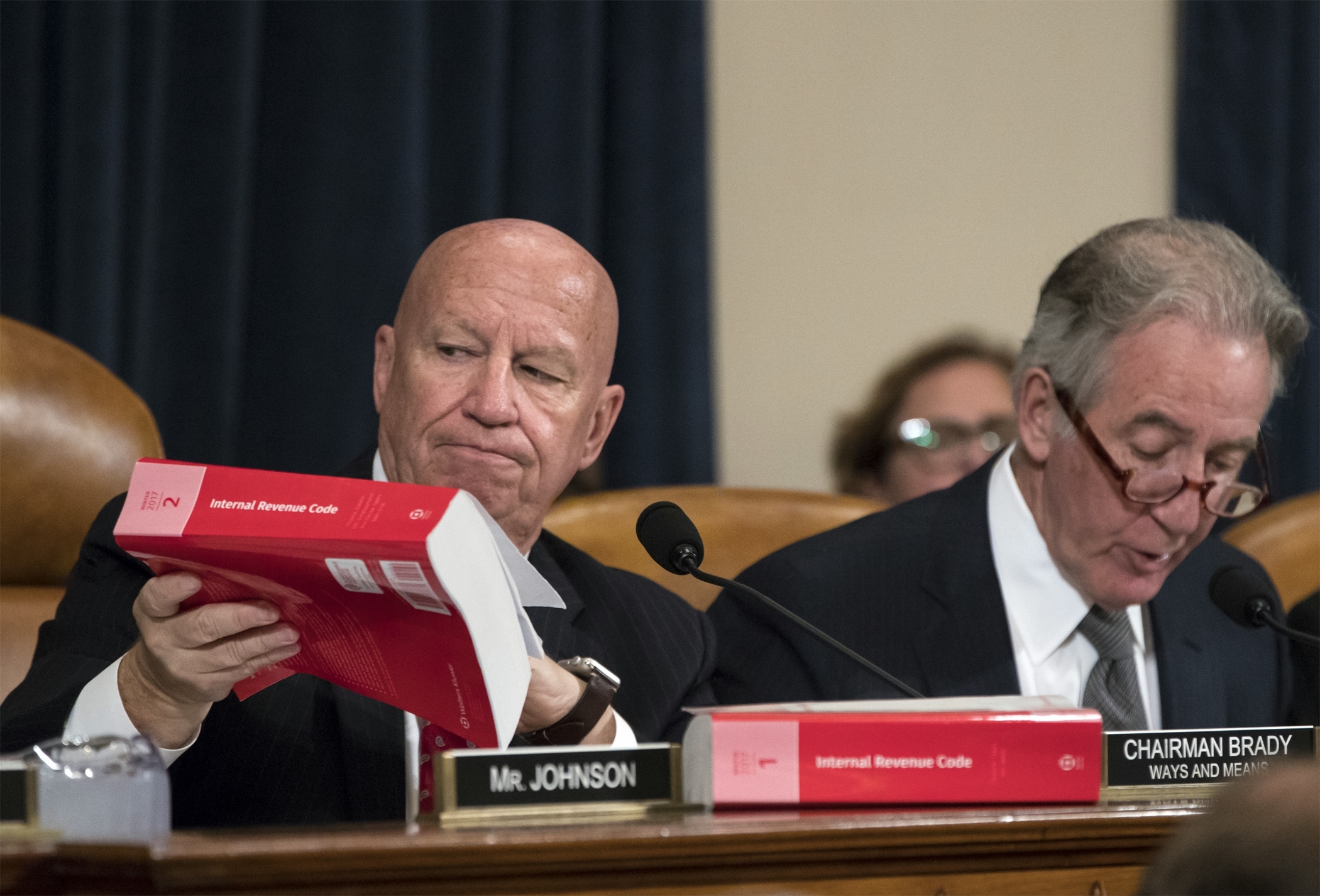Fearing voter wrath, GOP lawmakers fight to save popular tax breaks