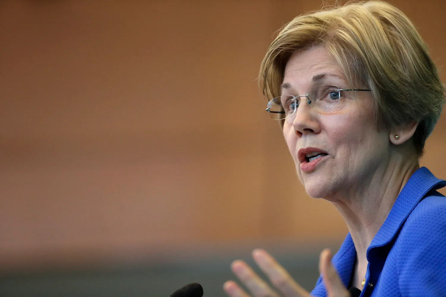 Elizabeth Warren accuses Trump of firing Comey to stop Russia probe