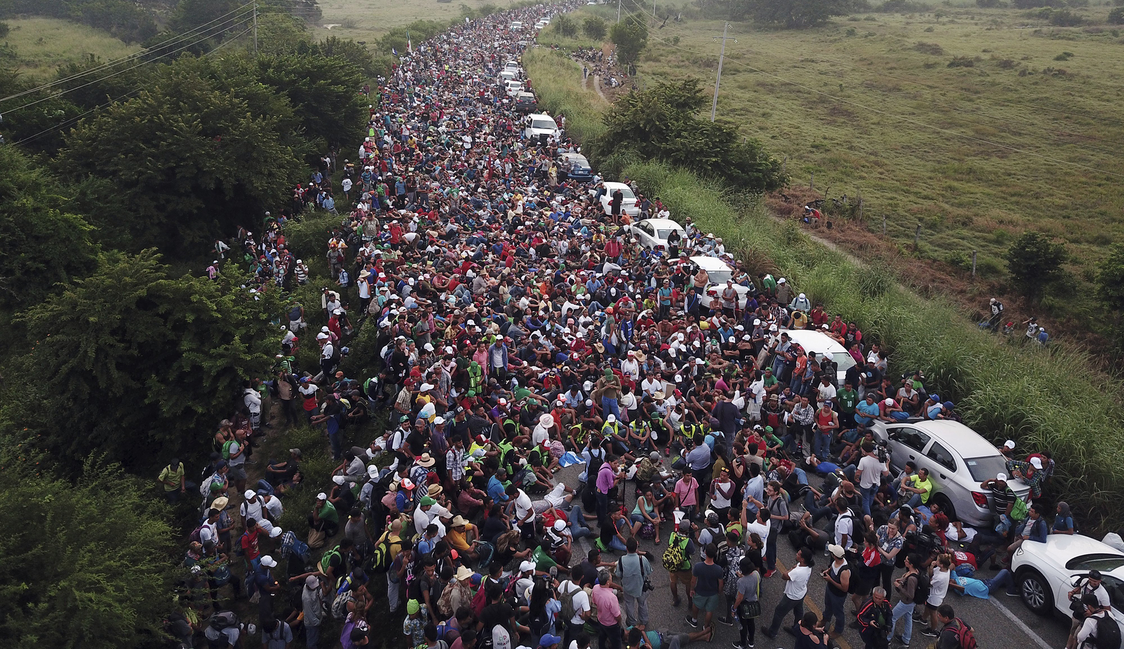 Up to 10,000 caravan migrants headed to the US border