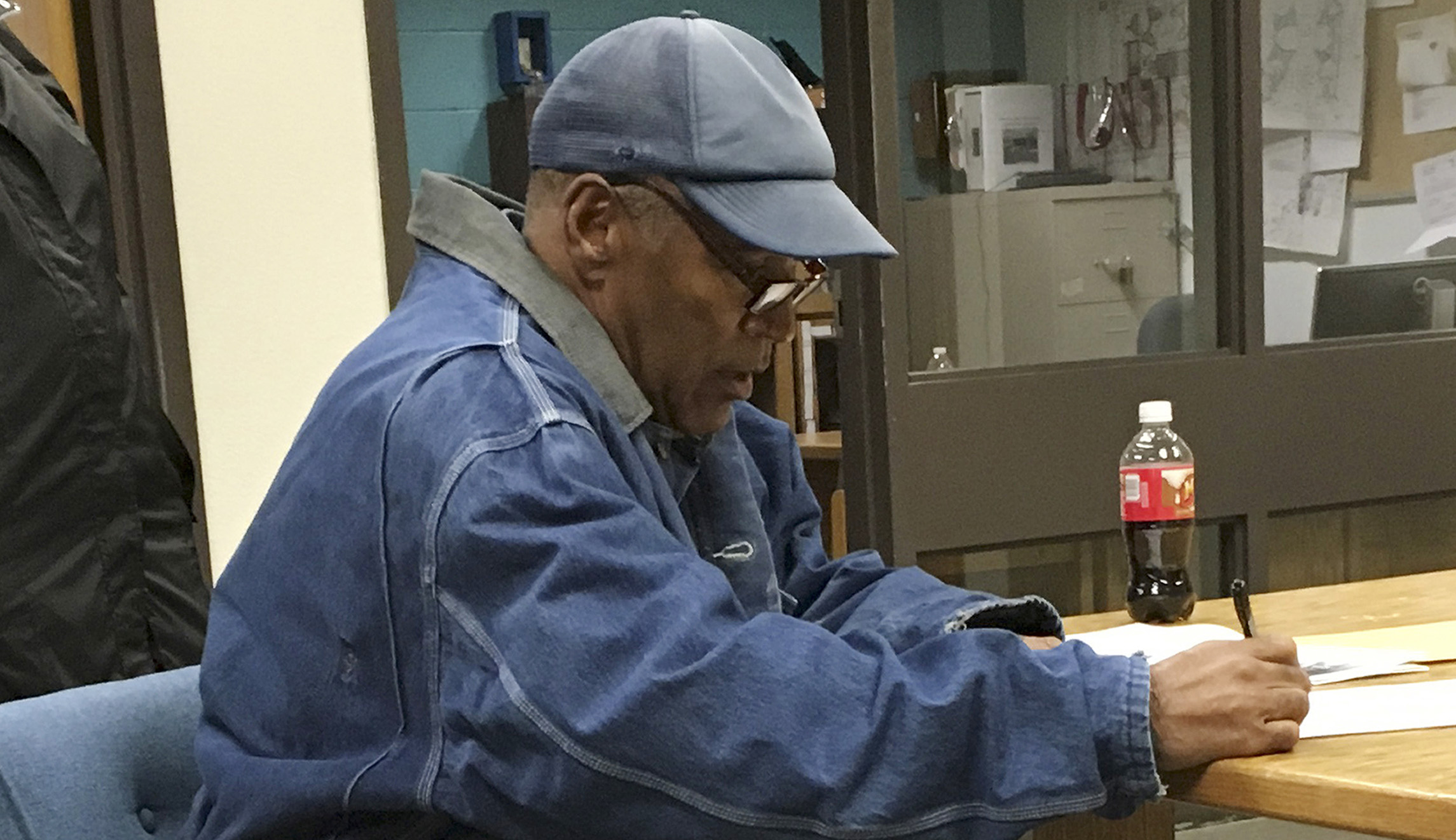 O.J. Simpson out of prison after 9 years for armed robbery