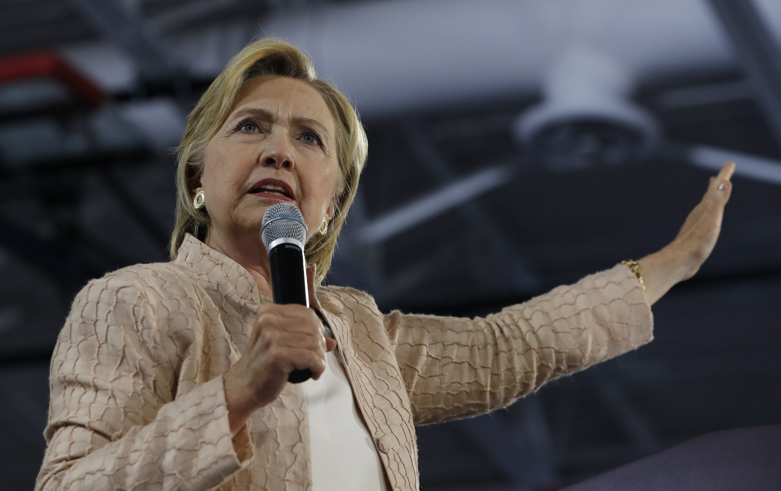 State Dept. not sure if Clinton used non-secure wireless tech