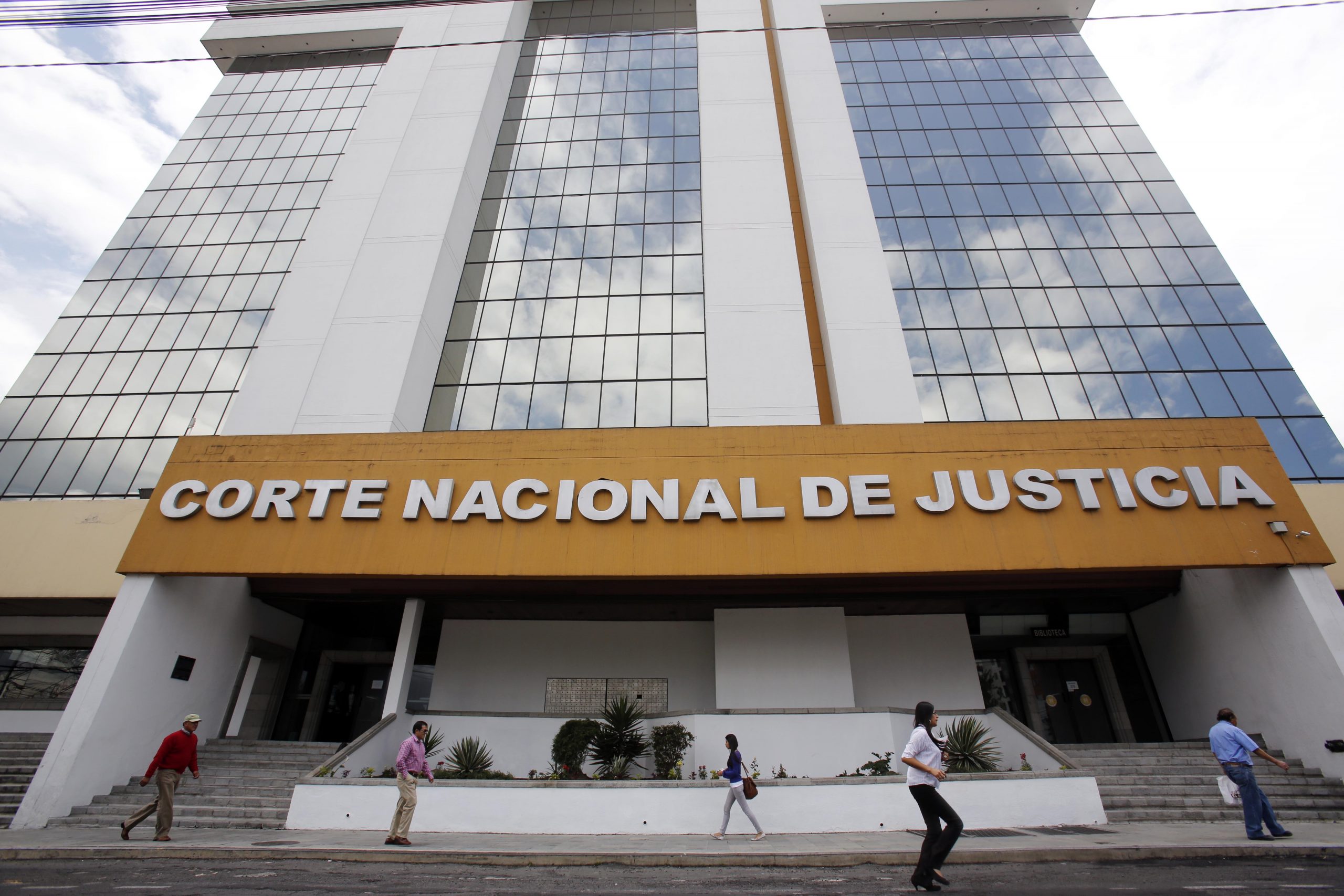 Rights group slams Ecuador’s judicial reform