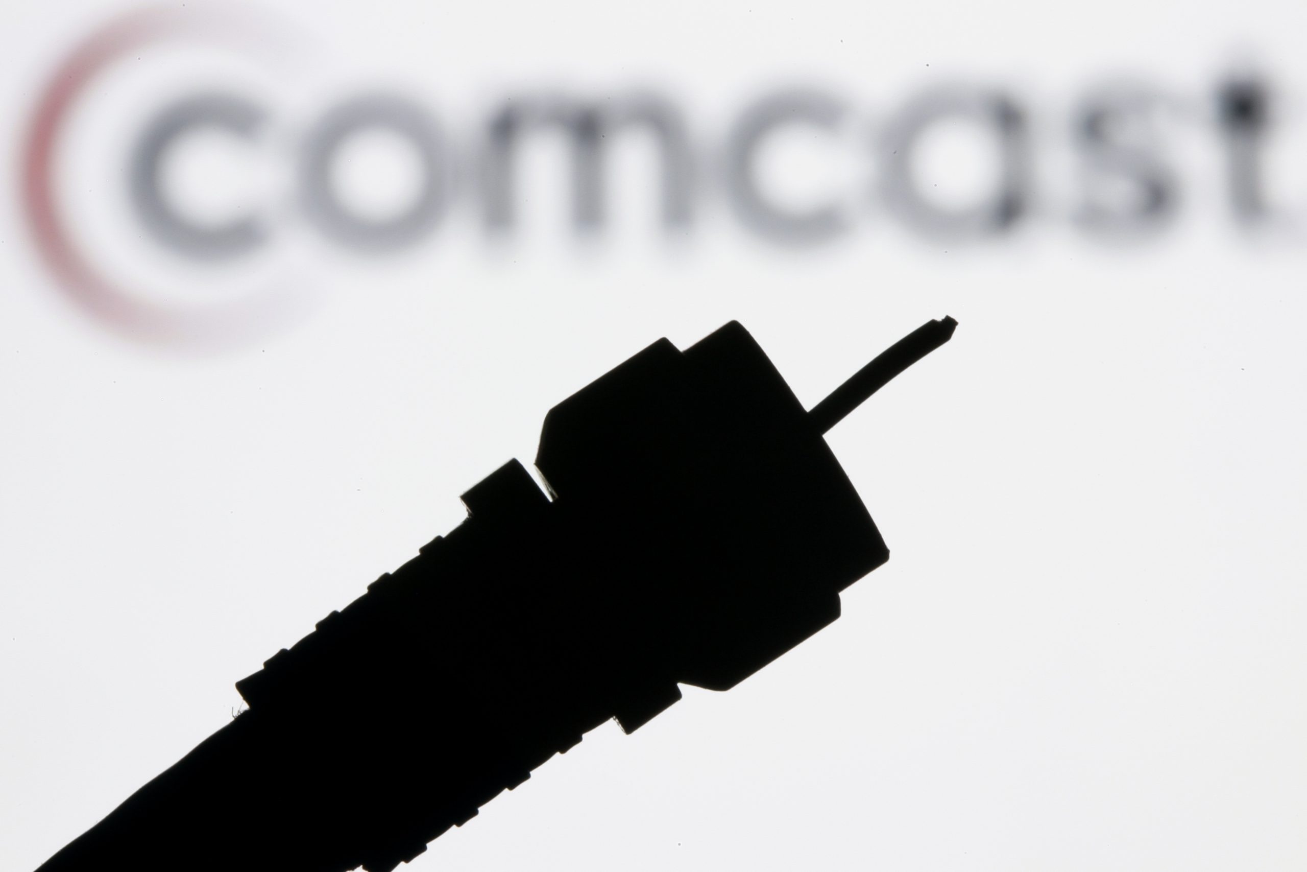 Comcast profits jump after CEO abandons bidding war for Fox