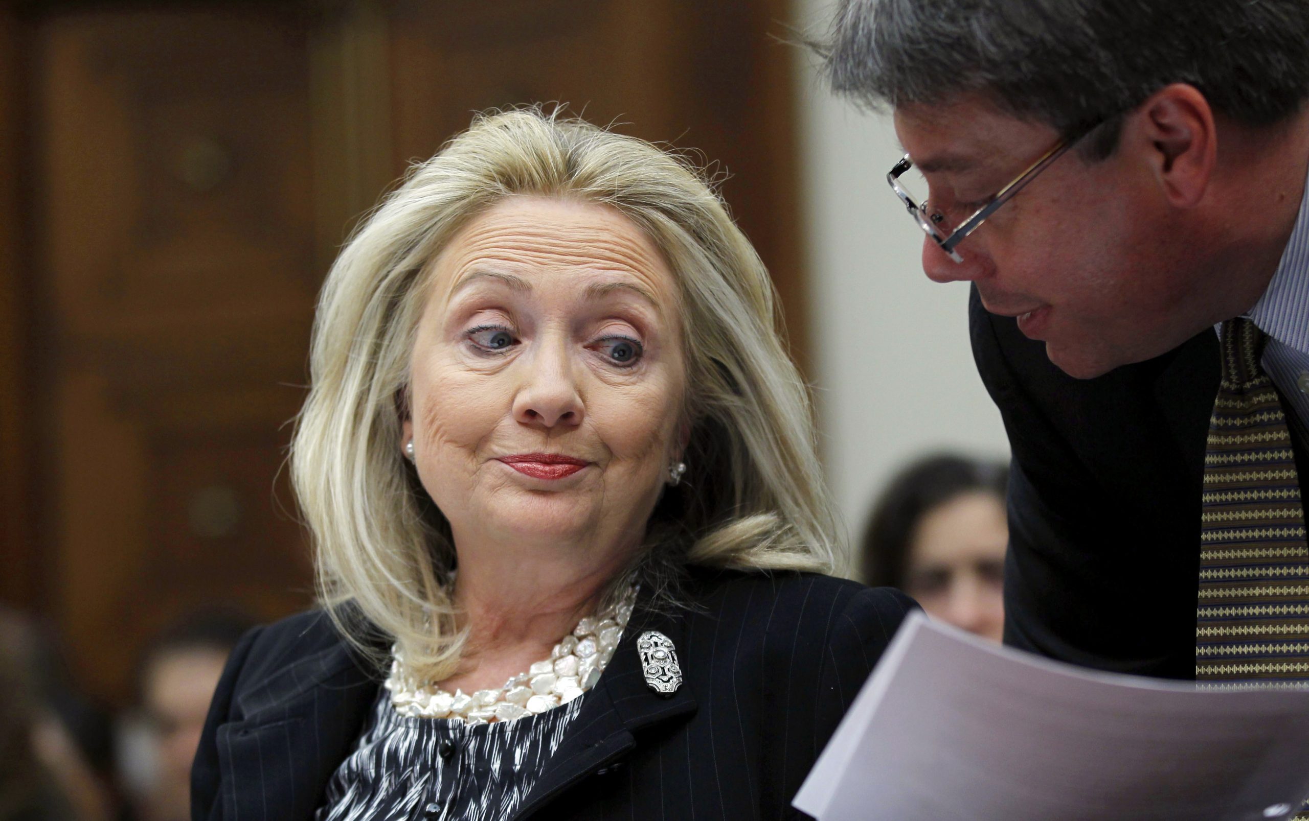 Did Hillary Clinton ask aides to strip classified markings off a document?