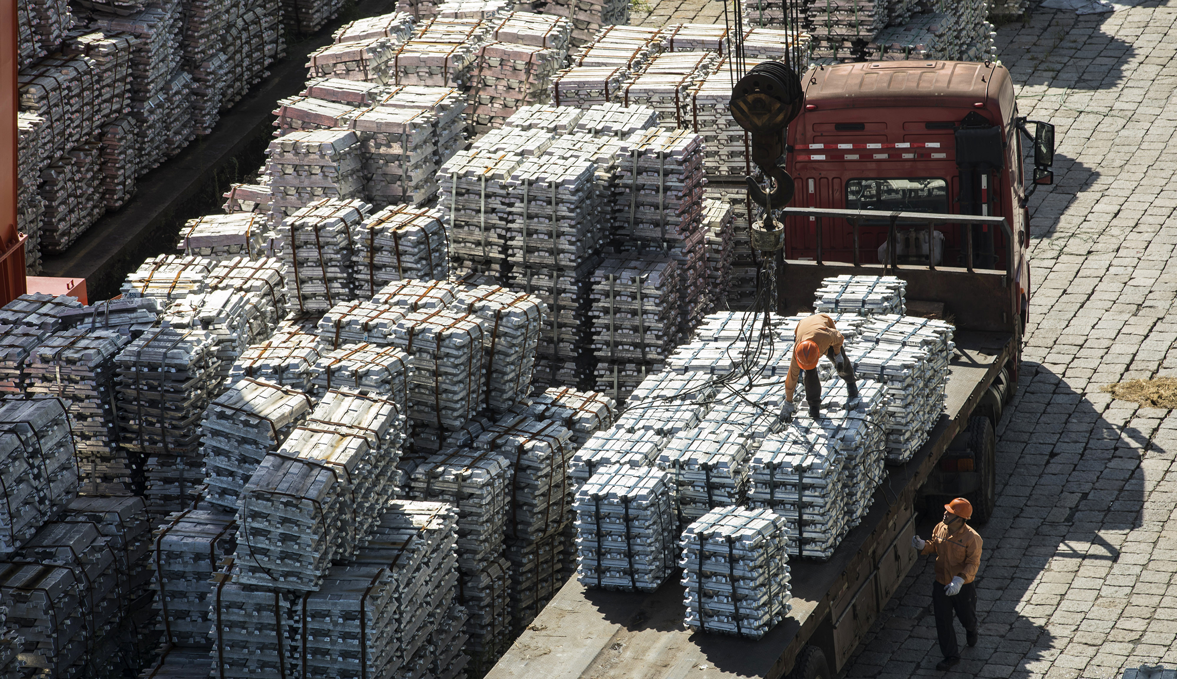 Business groups urge Trump to pull back on China tariffs