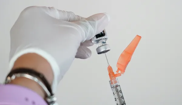 FDA authorizes booster shots of Pfizer vaccine for elderly and others at high risk from COVID-19