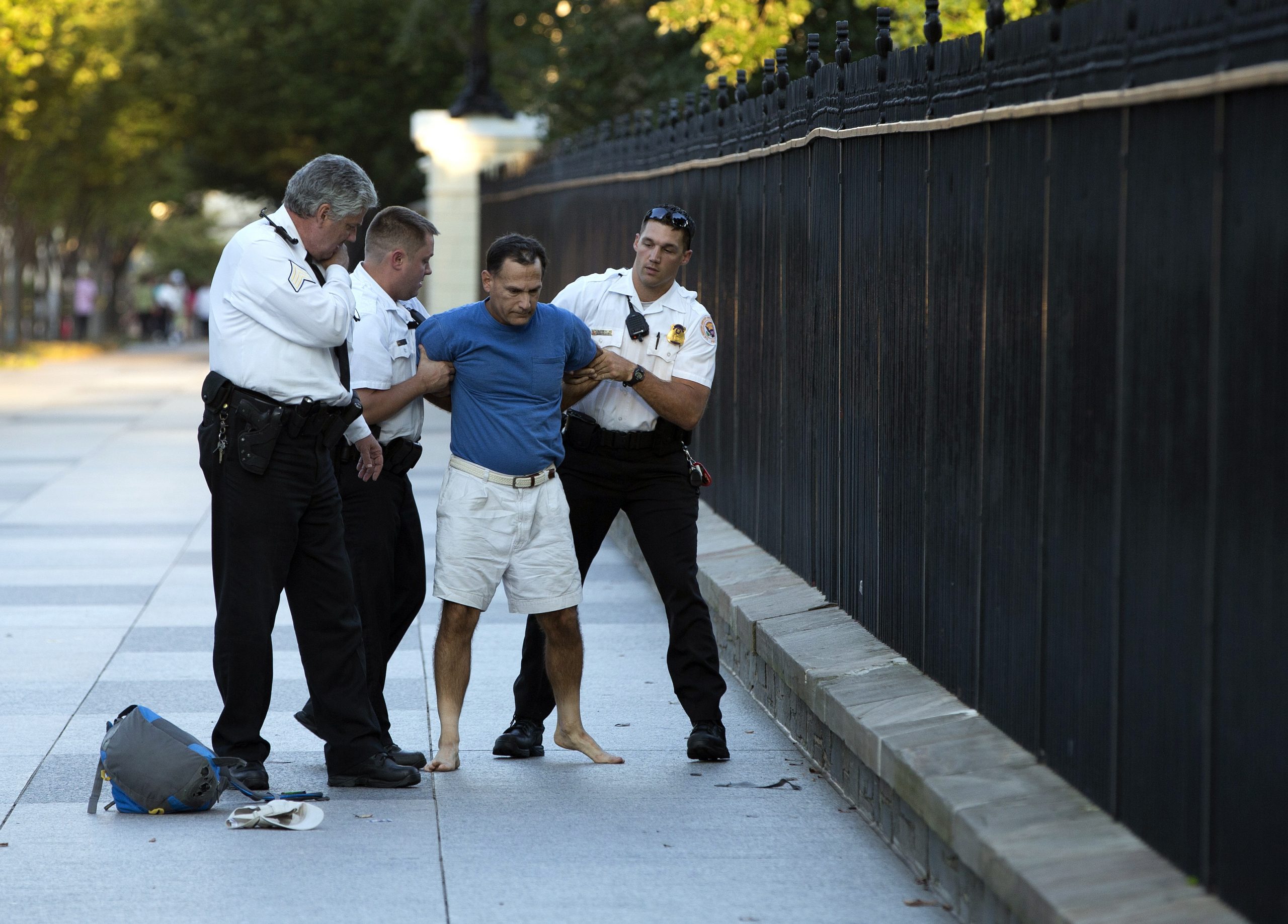 Man arrested in front of White House