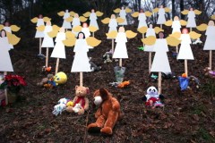 Gun manufacturer offers families of victims of Sandy Hook massacre $33 million settlement